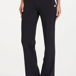 Vuori Daily Wideleg NWOT Black, Sz M